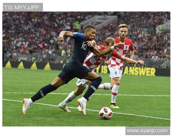 美国足球明星专访视频揭示他们的训练生活与职业梦想 美国足球明星专访视频揭示他们的训练生活与职业梦想